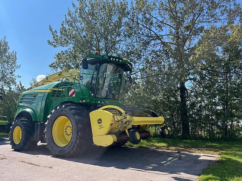 John Deere 8300