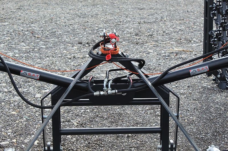 SAT Wiesenschleppe, Wiesenegge - Aktion