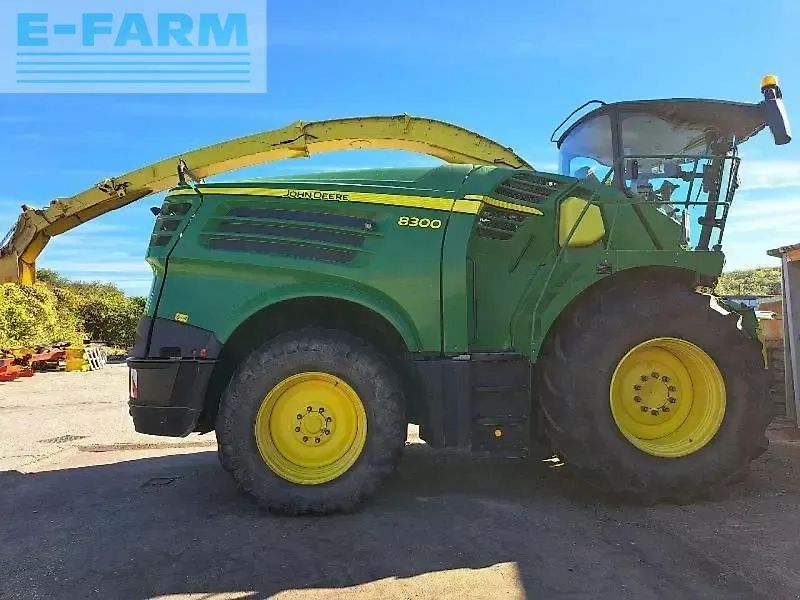 John Deere 8300