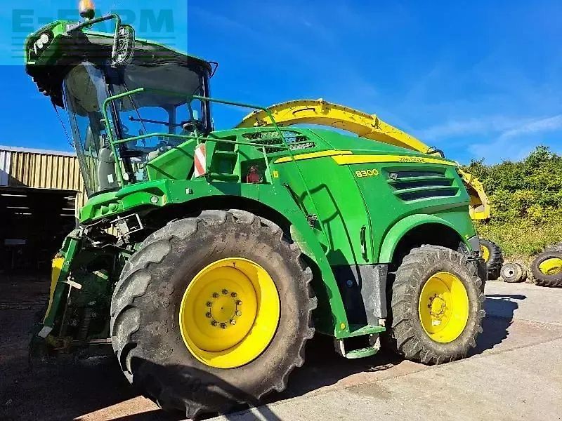 John Deere 8300