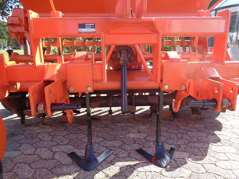 Howard Nachsaatgerät Howard Sämavator 235 cm Arbeitsbreite in Topzustand Frässmesser 54 mit Pakerwalze idea