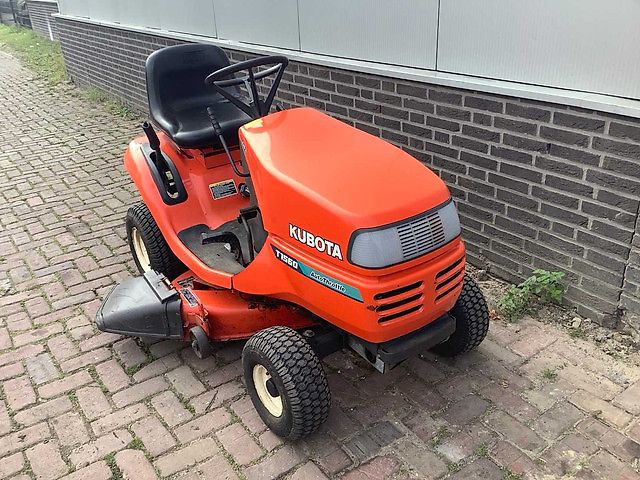 Kubota T1560