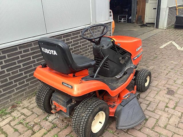 Kubota T1560