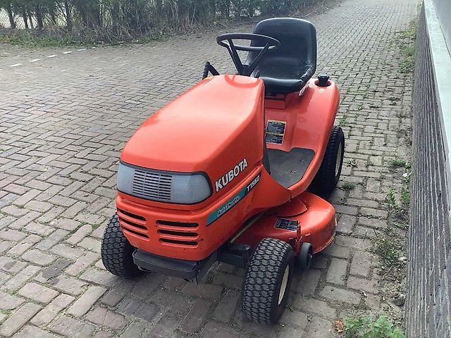 Kubota T1560