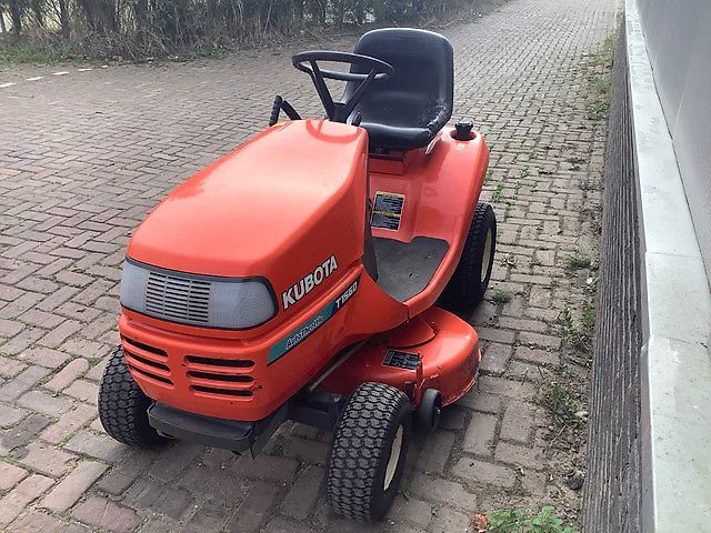 Kubota T1560