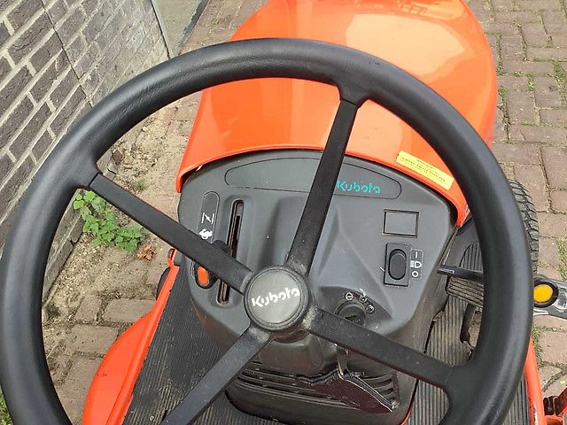 Kubota T1560