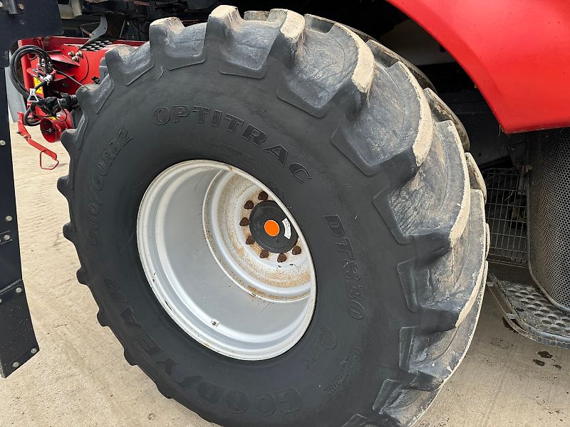 Case Axial Flow AFX 8010 c/w 30ft Header