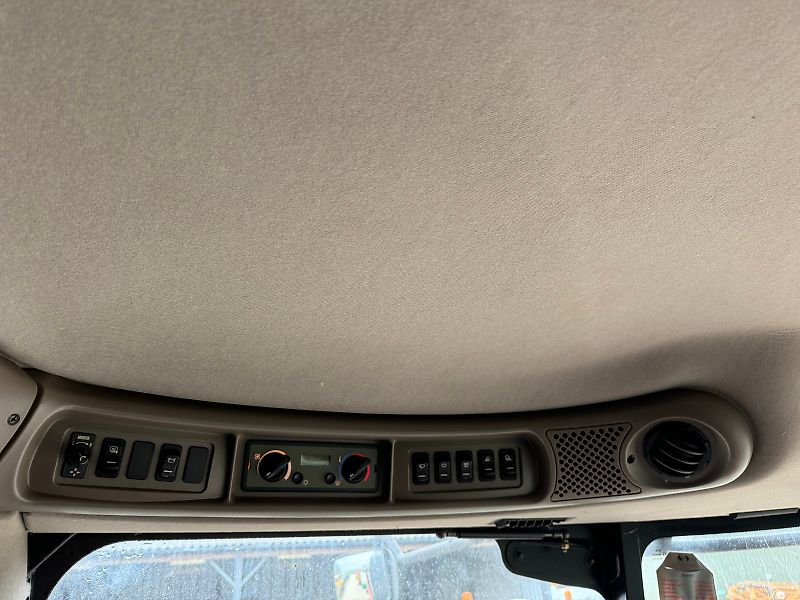 Case Axial Flow AFX 8010 c/w 30ft Header