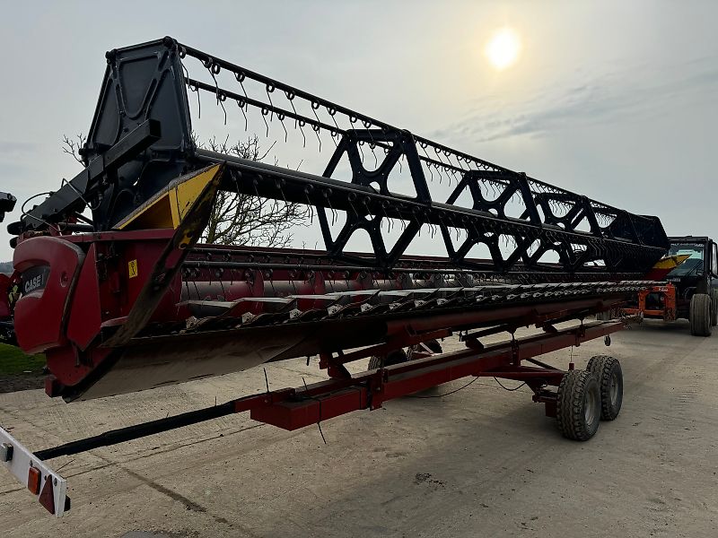 Case Axial Flow AFX 8010 c/w 30ft Header