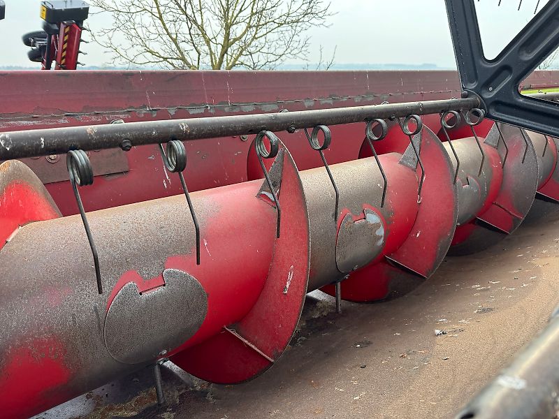 Case Axial Flow AFX 8010 c/w 30ft Header