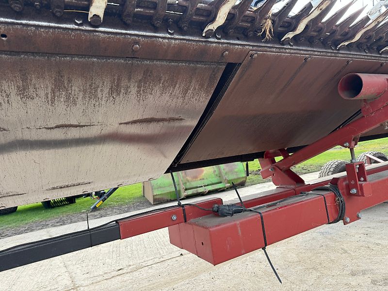 Case Axial Flow AFX 8010 c/w 30ft Header