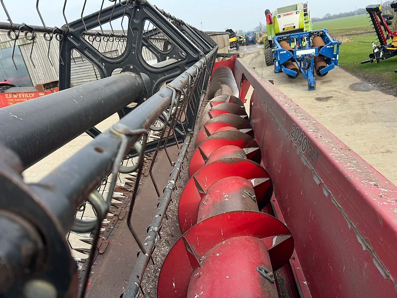 Case Axial Flow AFX 8010 c/w 30ft Header