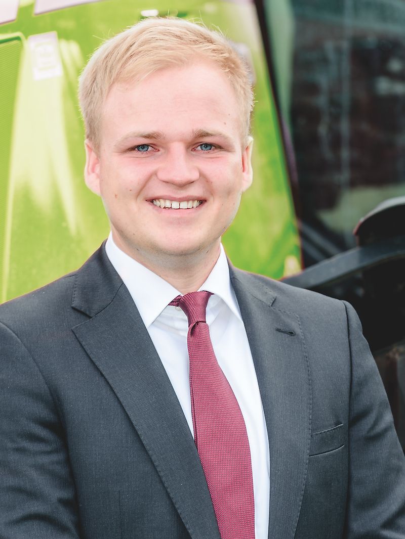 Yhteyshenkilö Herra Philip Karl