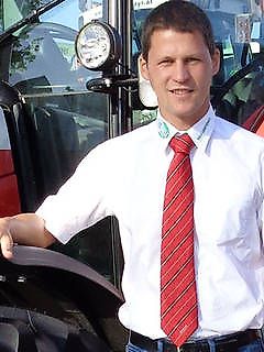 Yhteyshenkilö Herra Andreas Steiner