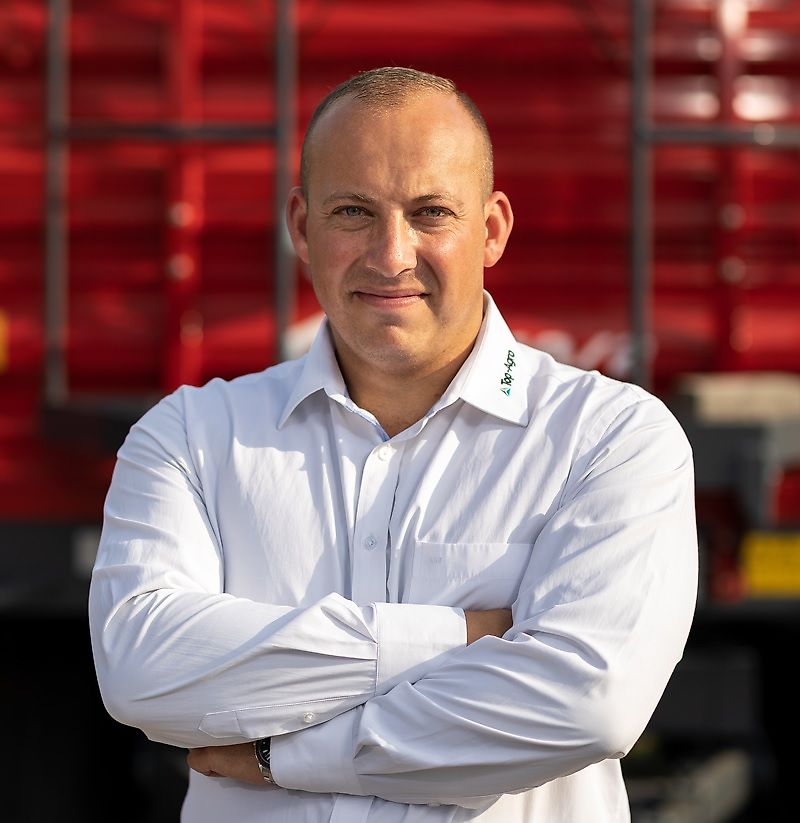 Yhteyshenkilö Herra Kamil Wisłocki