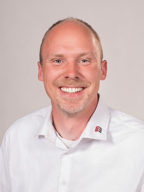 Yhteyshenkilö Herra Norman Tietz