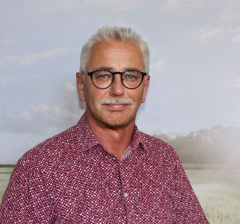 Yhteyshenkilö Herra Rainer Schölzke