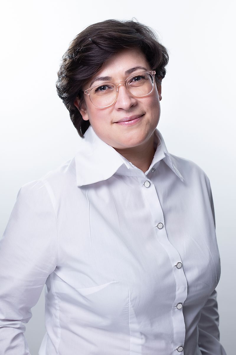 Yhteyshenkilö Rouva Maria Chazbijewicz