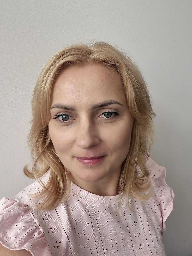 Yhteyshenkilö Rouva Aneta Nartowicz