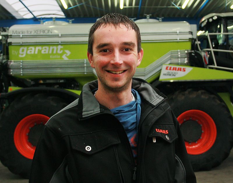 Yhteyshenkilö Herra Dennis Schumacher