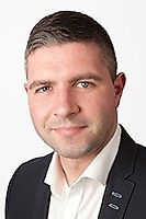 Yhteyshenkilö Phillip Uri