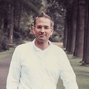 Yhteyshenkilö Herra Sebastian Surmann