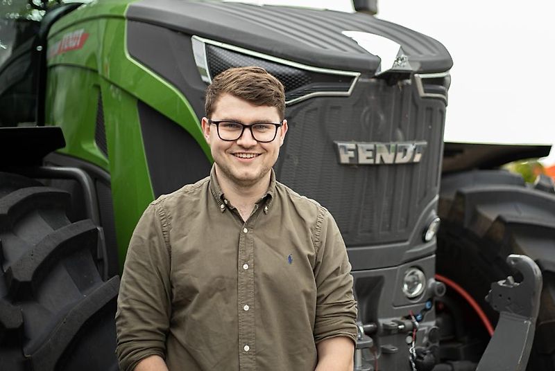 Yhteyshenkilö Herra Nico Stamer